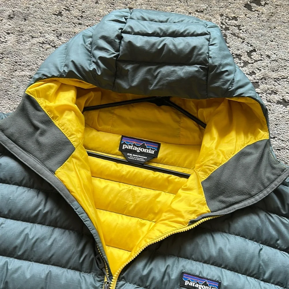 EUC men’s Patagonia Down Better Sweater Jacket - Picture 5 of 5